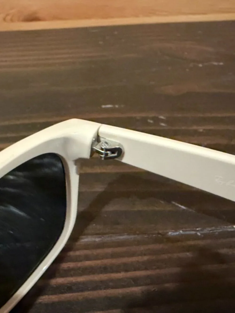 Ray-BanRB2132 New Wayfarer 875 Black/Beige G-15 Green Sunglasses 55-18-145 Italy